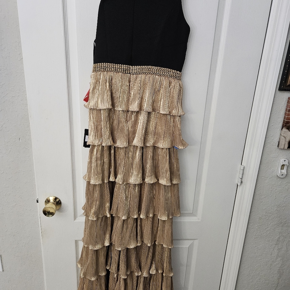 Mac Dugga Ieena Metallic One Shoulder Ruffle Tiered Gown Black Gold Sz 4 NWT - Picture 9 of 13